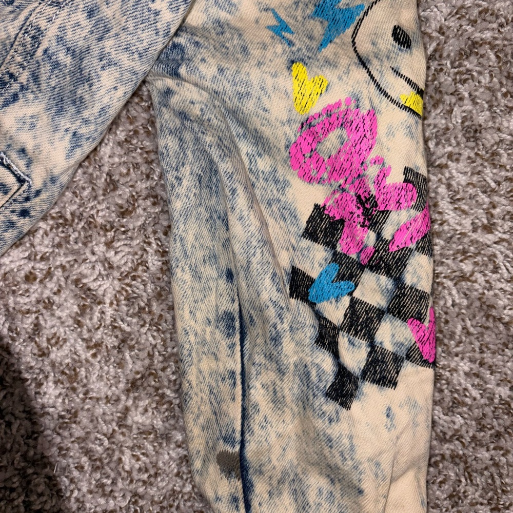 Girls Acid Wash Graffiti Denim Jacket – Size 14/16 (Retro Street Style) - Picture 6 of 6